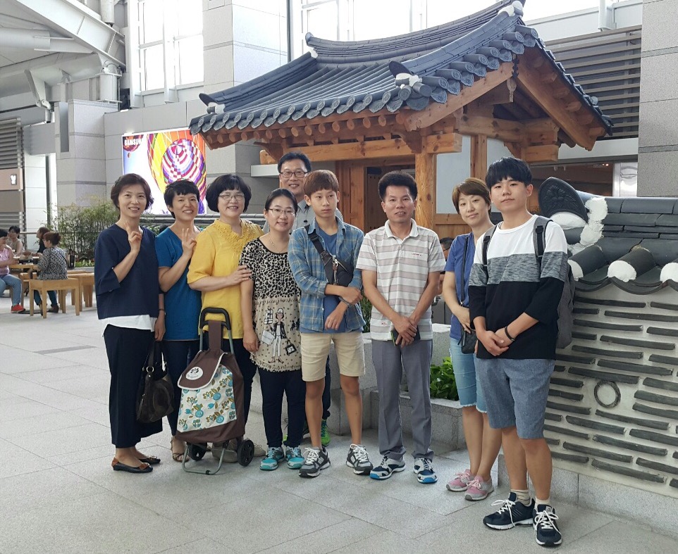 711 파송선교사 출국.jpg